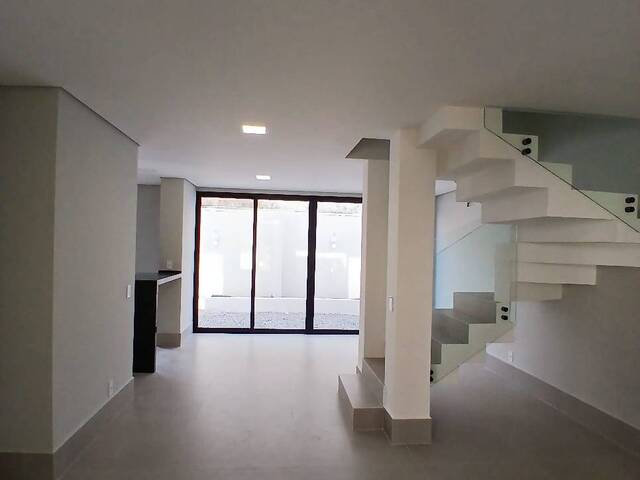 Casa para Venda em São Sebastião - 3