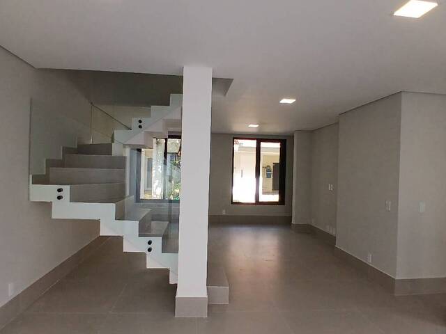 Casa para Venda em São Sebastião - 4