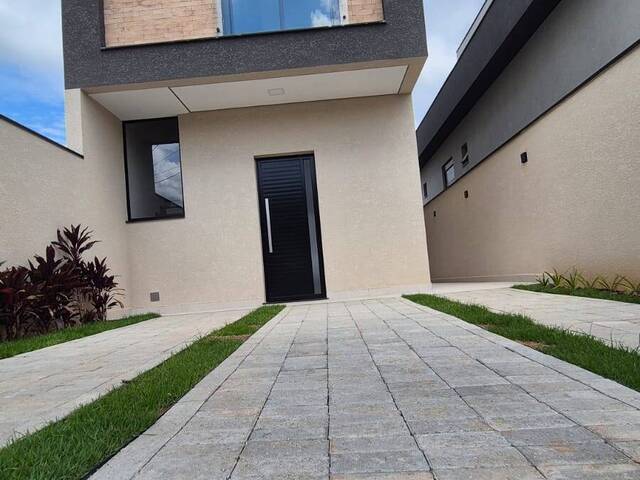 #CAVR52 - Casa para Venda em Santana de Parnaíba - SP